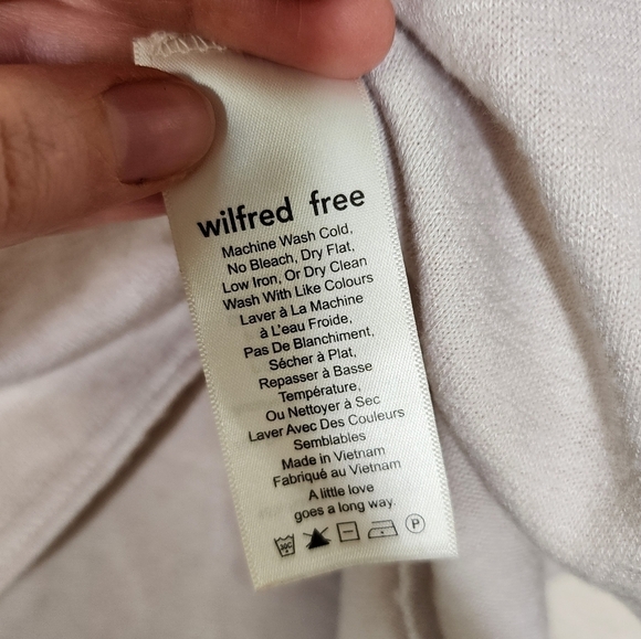 Aritzia Wilfred Free Light Taupe Brosh V-neck Top S - Picture 6 of 6